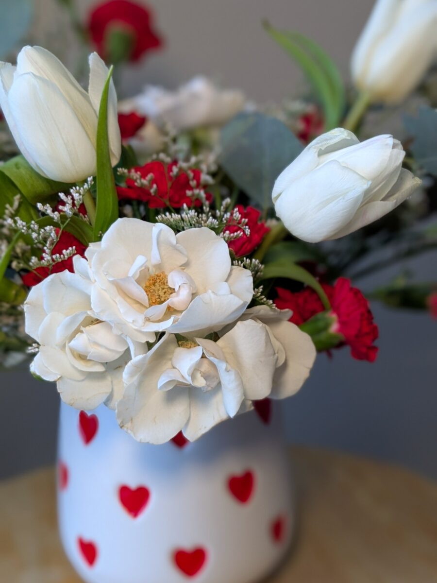 Queen of Hearts Arrangement - Image 2